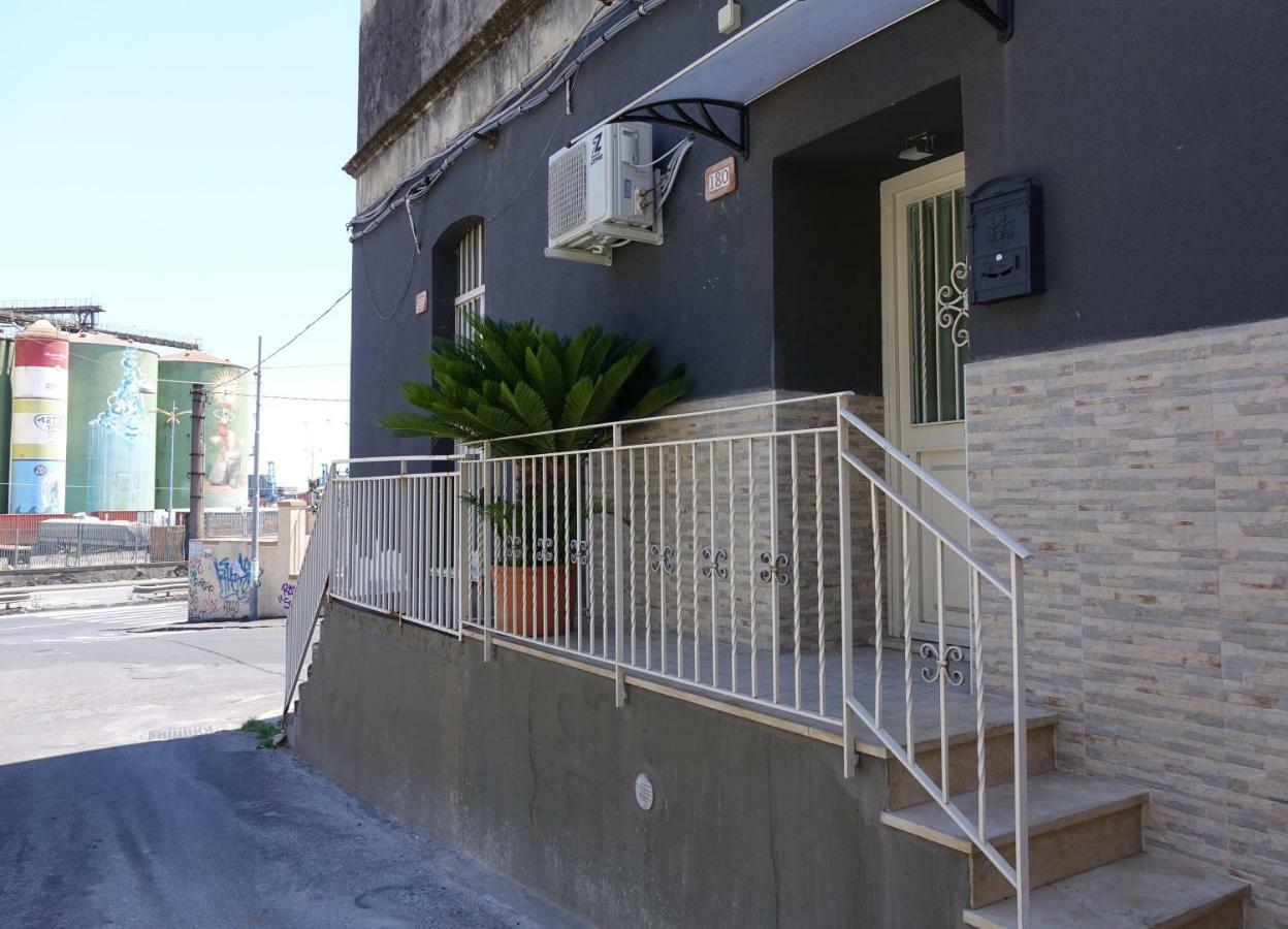 Giader'S House - Free Parking Catânia Exterior foto