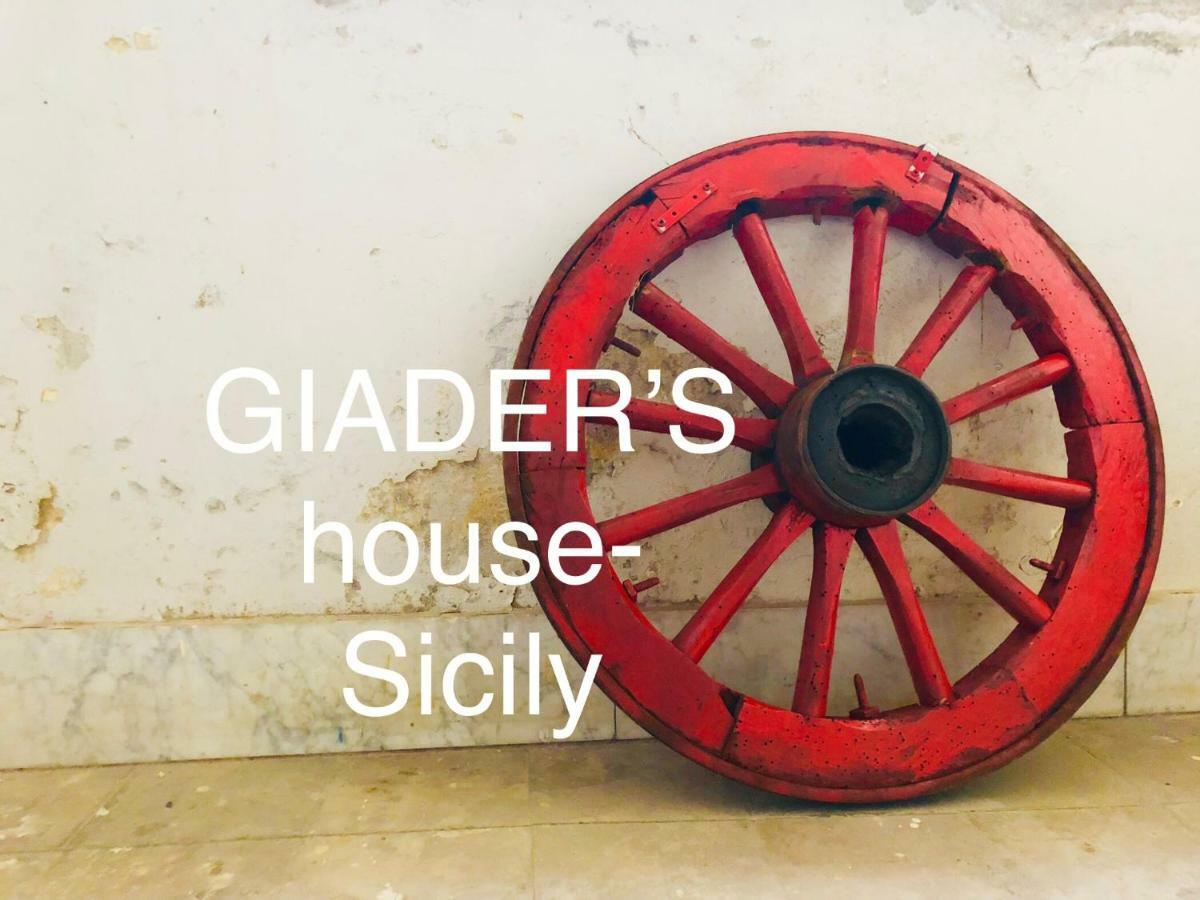 Giader'S House - Free Parking Catânia Exterior foto